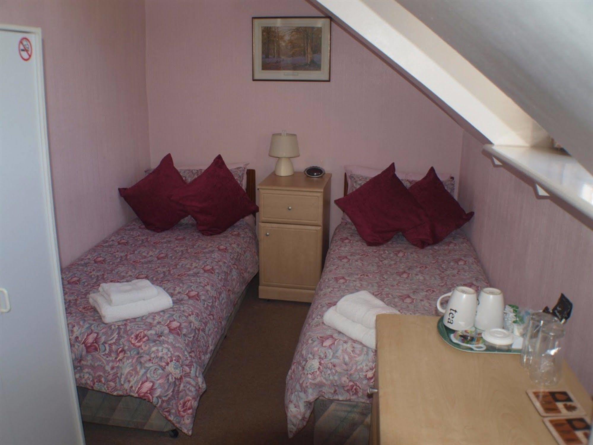 Olivers Guest House Weymouth Exterior photo