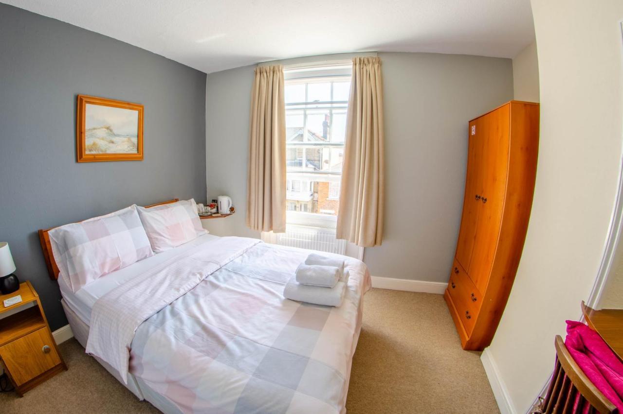 Olivers Guest House Weymouth Exterior photo